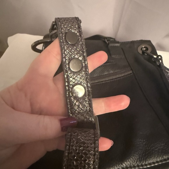 Hammitt Los Angeles Daniel Large Black Leather Crossbody Bag Purse Metallic - Picture 5 of 16